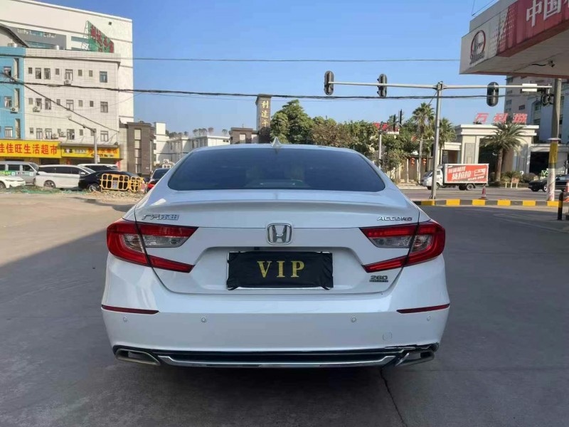 东莞20年本田雅阁8