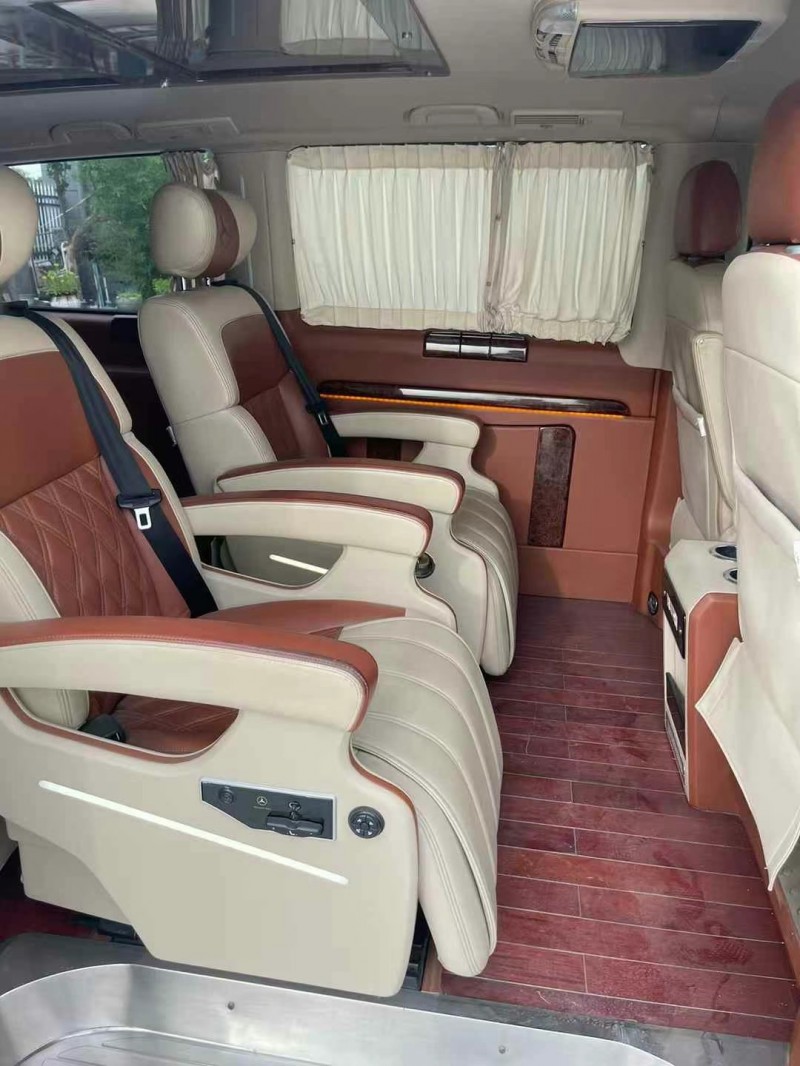 徐州16年奔驰威霆7