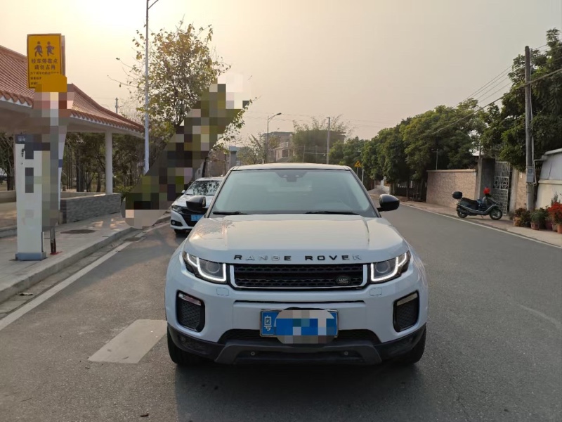 广州17年路虎极光1