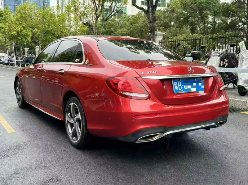深圳17年奔驰E8