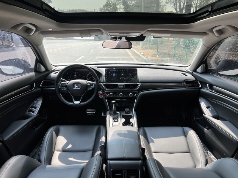 东莞22年本田雅阁4