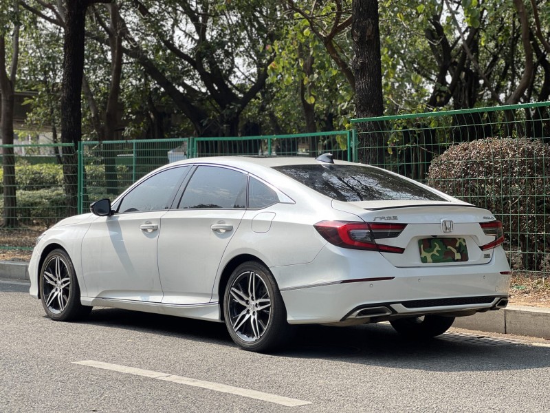 东莞22年本田雅阁7