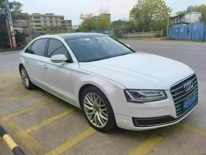 广州18年奥迪A8L3