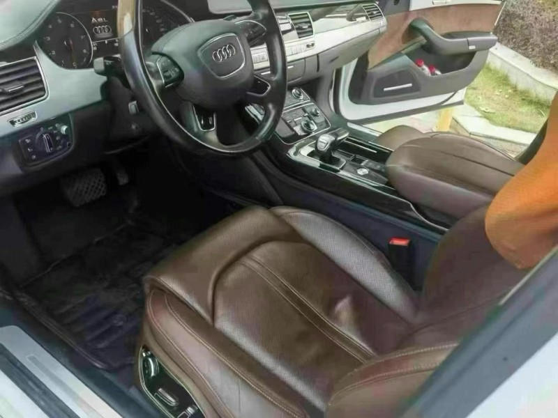 广州18年奥迪A8L4