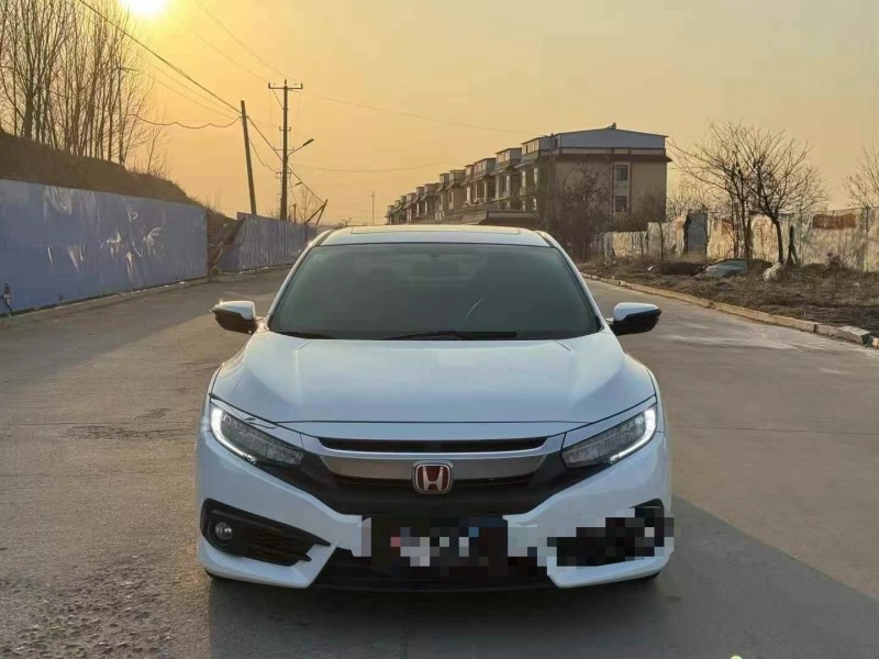 青岛16年本田思域1