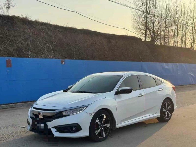 青岛16年本田思域2