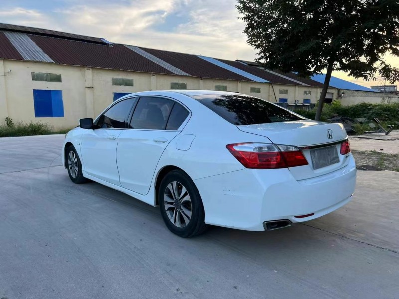 徐州15年本田雅阁3