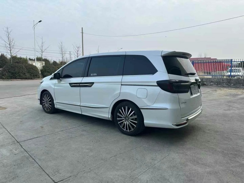 徐州22年本田艾力绅8