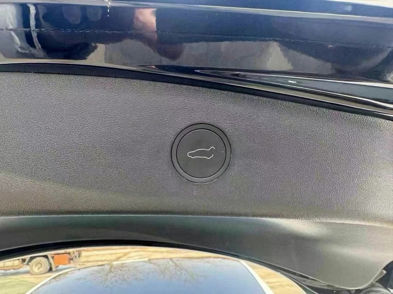 青島23年特斯拉MODEL 35