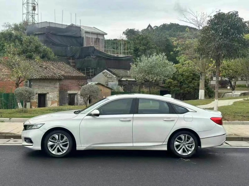 广州18年本田雅阁8