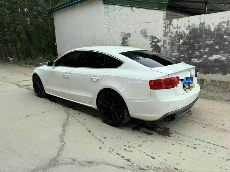 青岛14年奥迪A57