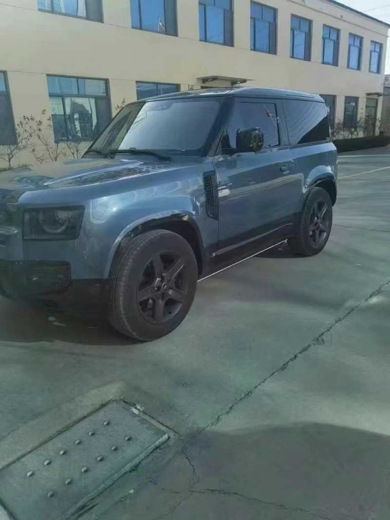 青岛22年路虎卫士3