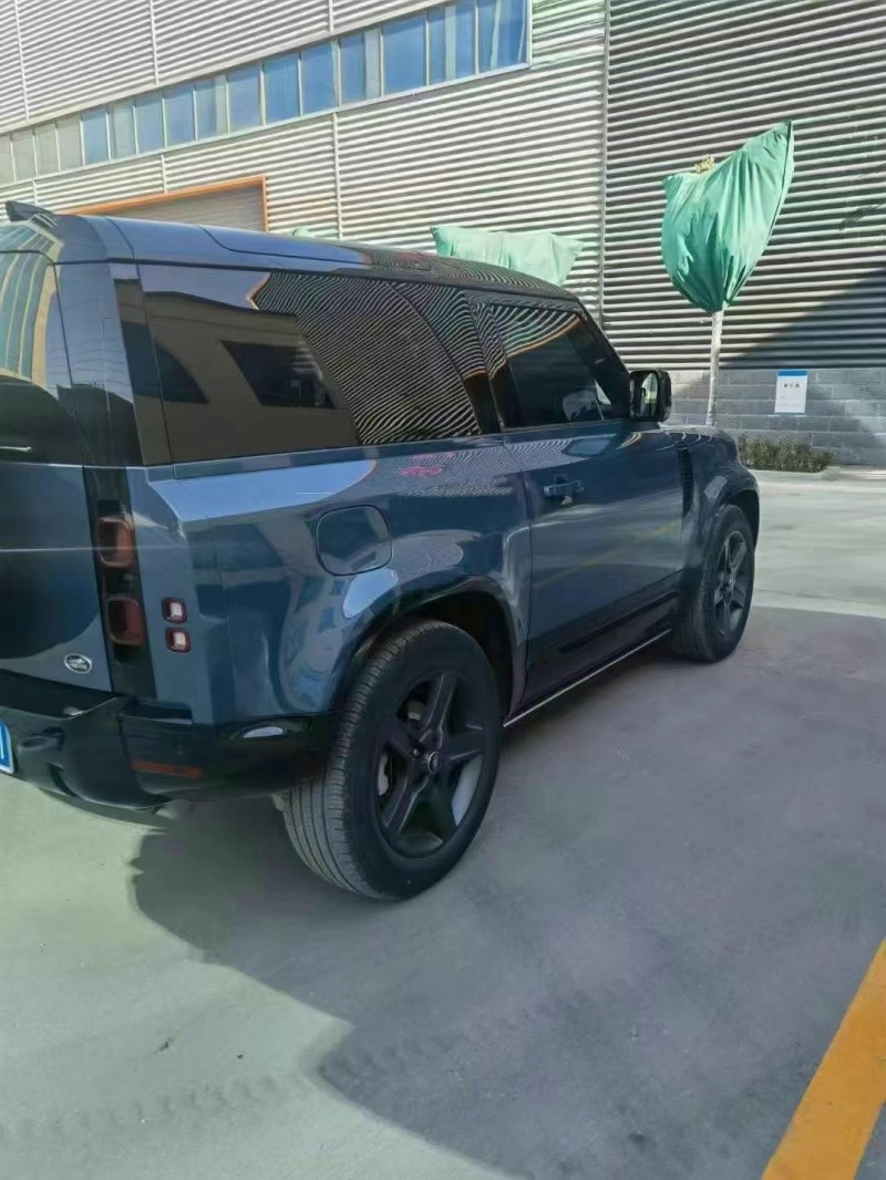 青岛22年路虎卫士7