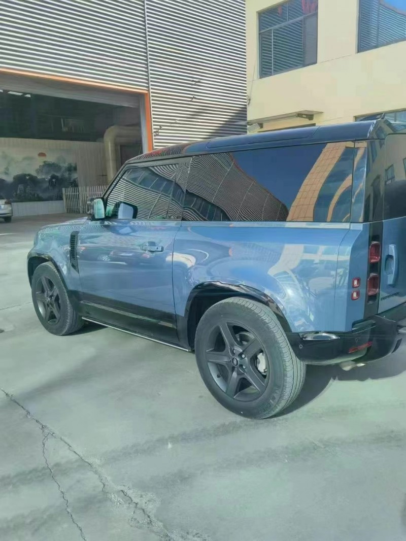 青岛22年路虎卫士8