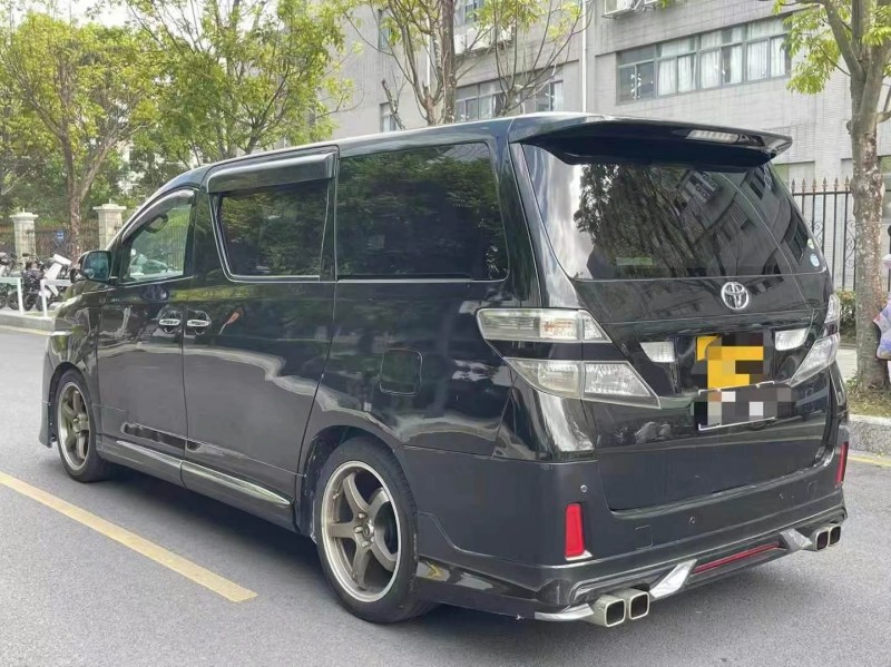 深圳15年豐田威爾法7