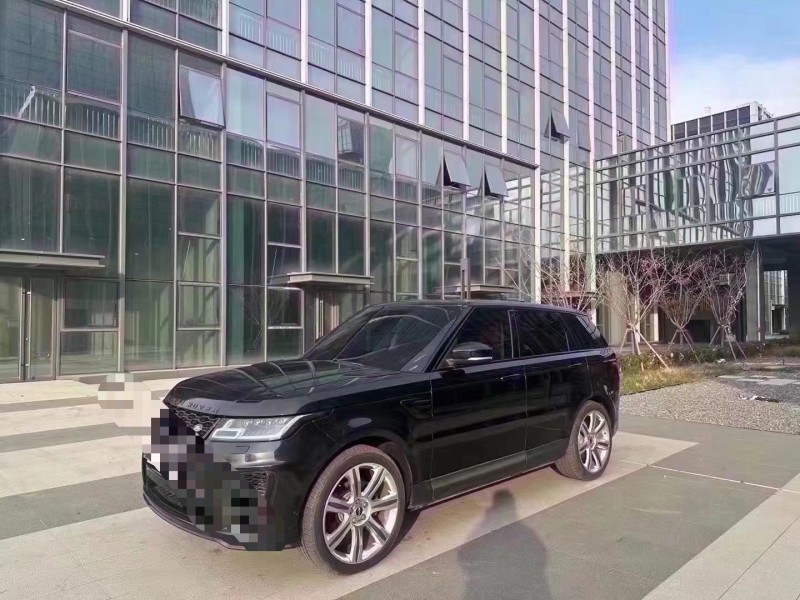 青岛18年路虎揽胜运动2