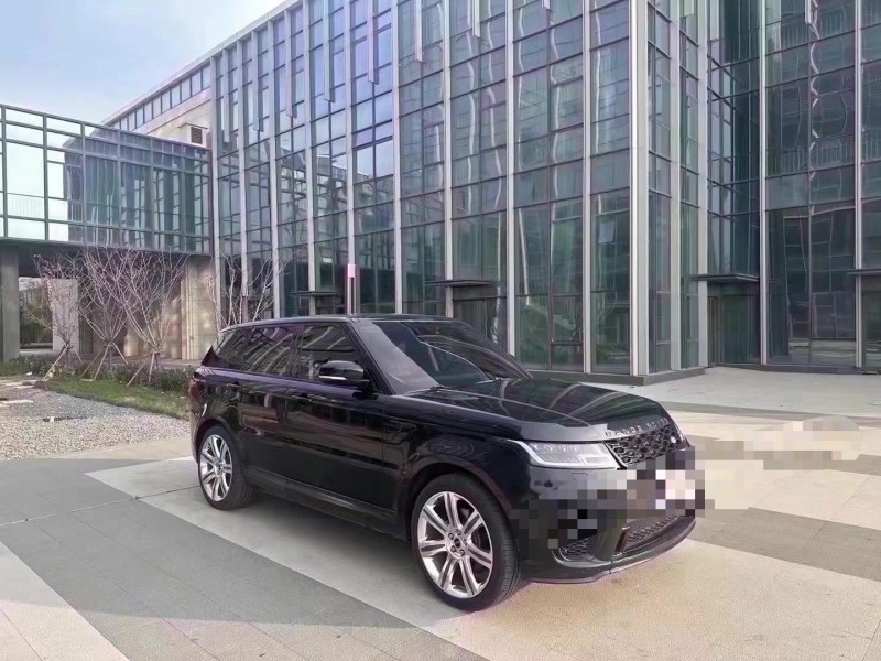 青岛18年路虎揽胜运动3