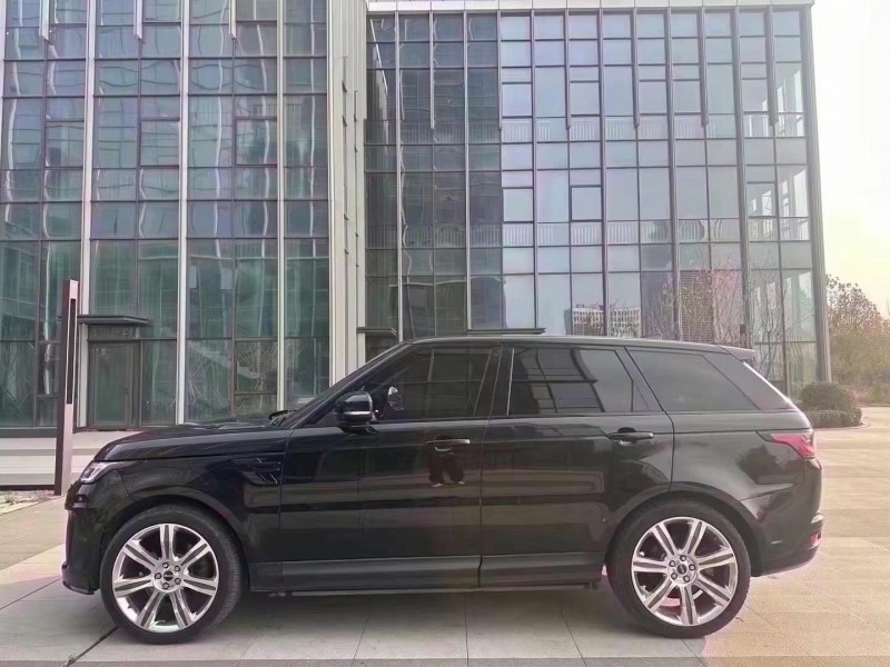 青岛18年路虎揽胜运动7