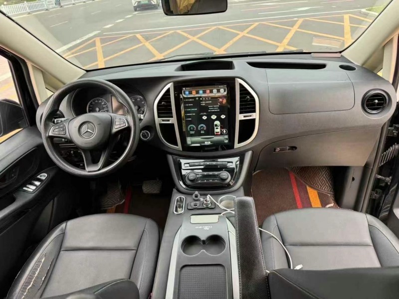 济宁19年奔驰威霆3