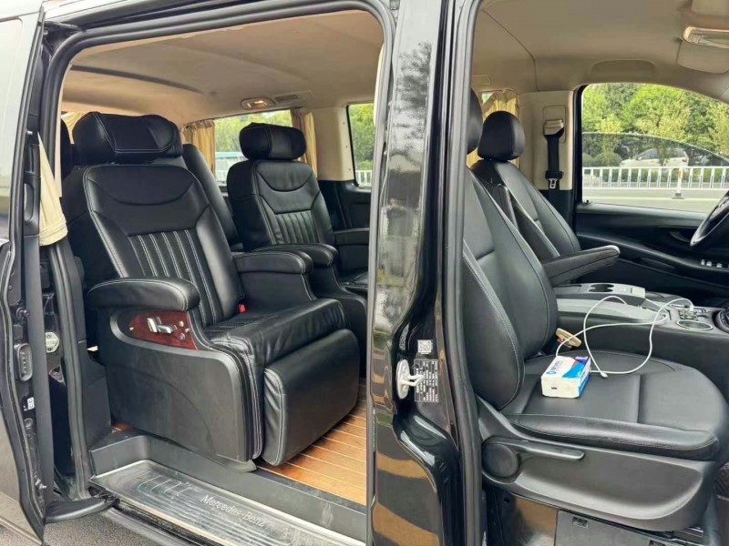 济宁19年奔驰威霆4