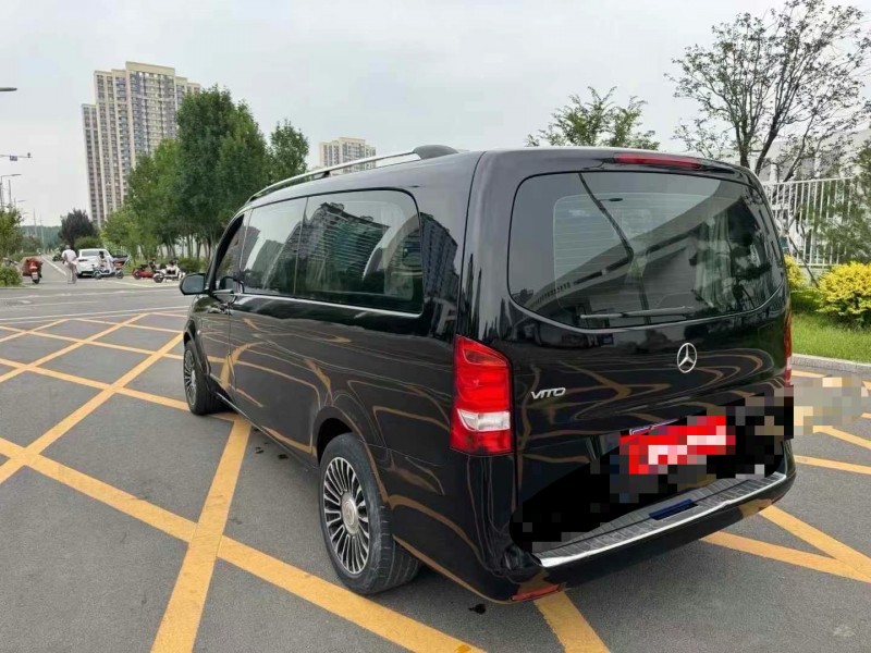 济宁19年奔驰威霆8