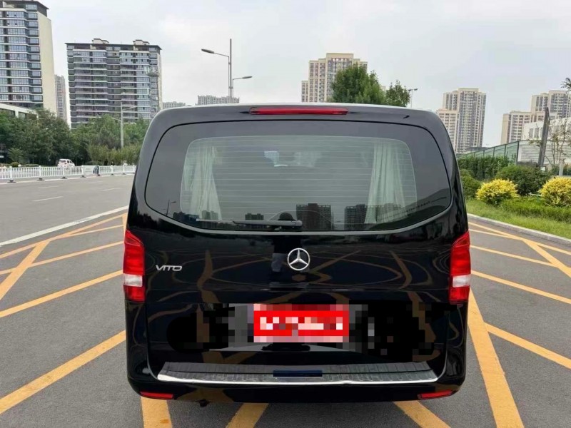 济宁19年奔驰威霆9