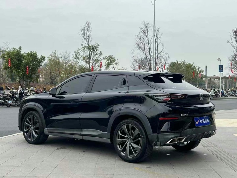 東莞20年長安汽車UNI8
