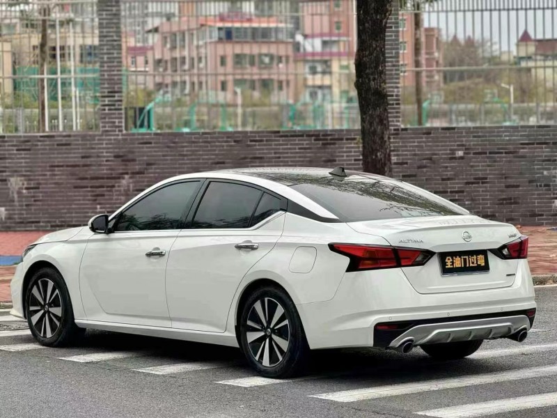 東莞22年日產天籟5
