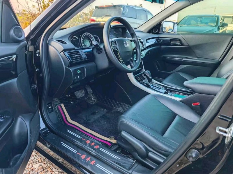 苏州17年本田雅阁5