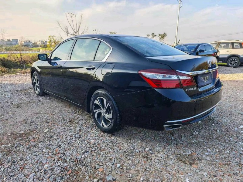 苏州17年本田雅阁9