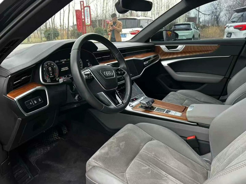 徐州23年奥迪A6L8