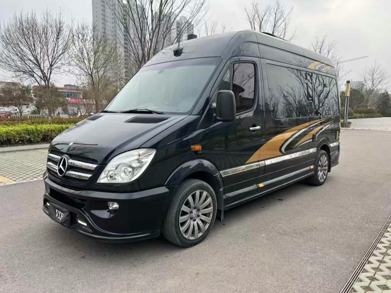 济宁14年奔驰斯宾特2