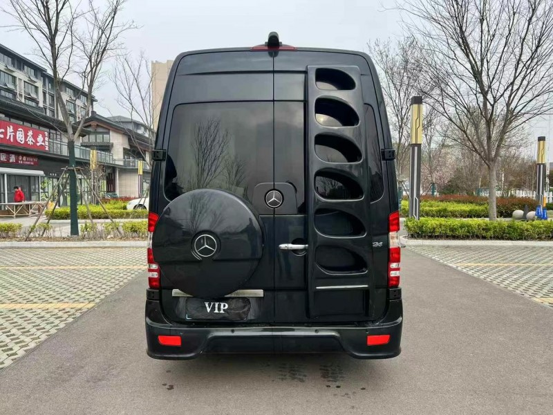 济宁14年奔驰斯宾特8