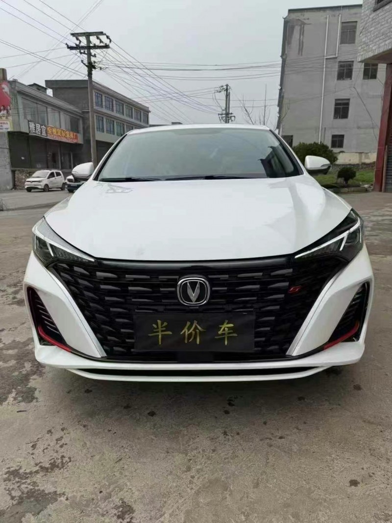 貴陽24年長安汽車逸動1