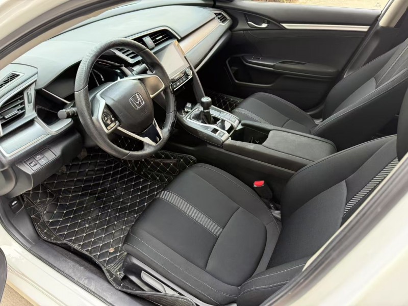 济宁18年本田思域5