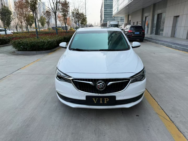 济宁19年别克英朗1