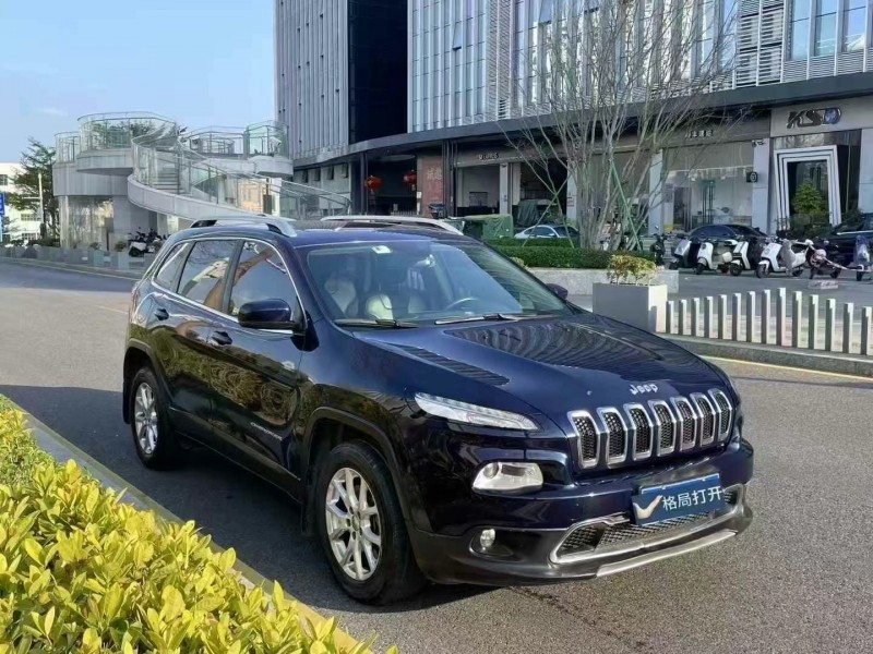 深圳18年Jeep自由光2