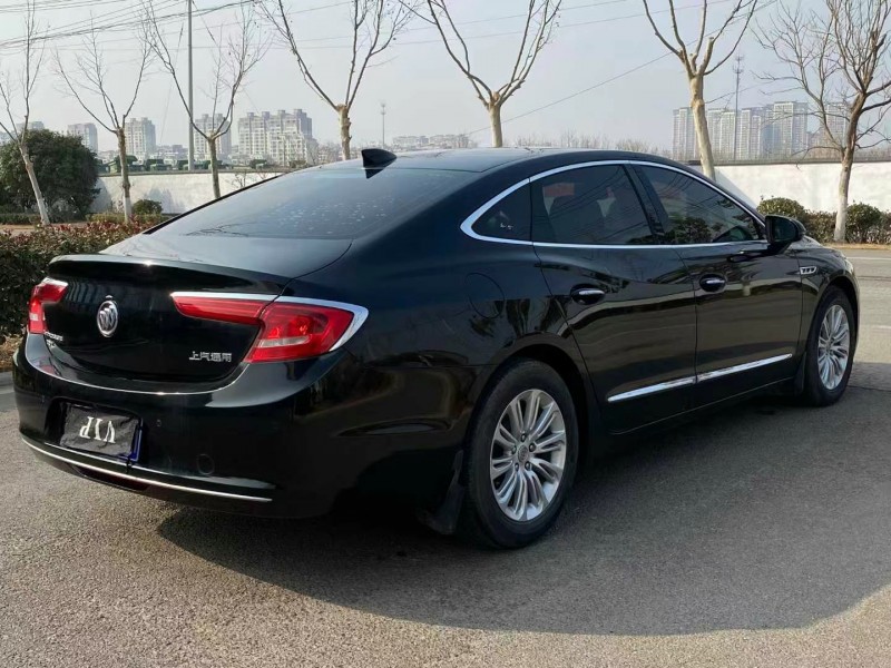 徐州17年别克君越5