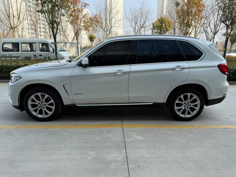 济宁18年宝马X58