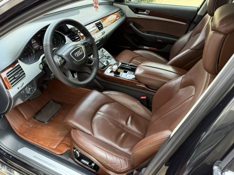 济宁12年奥迪A8L5