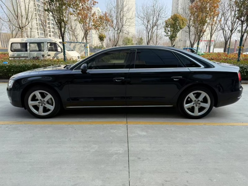 济宁12年奥迪A8L8