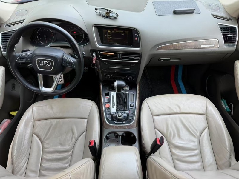 济宁10年奥迪Q54