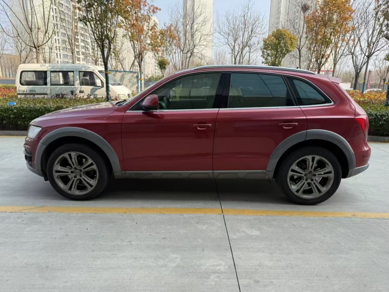 济宁10年奥迪Q58