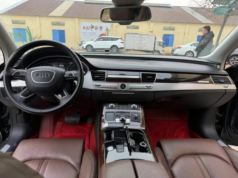 徐州14年奥迪A8L7
