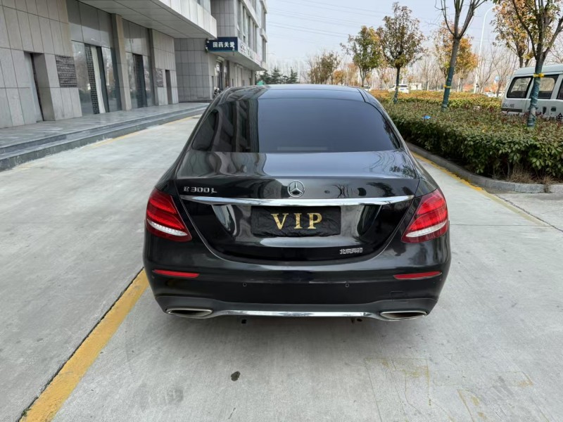 济宁17年奔驰E9