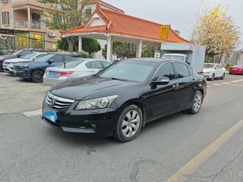 广州11年本田雅阁2