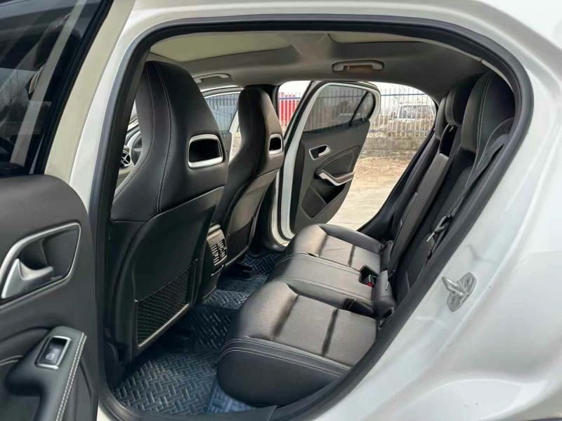 徐州18年奔驰GLA7