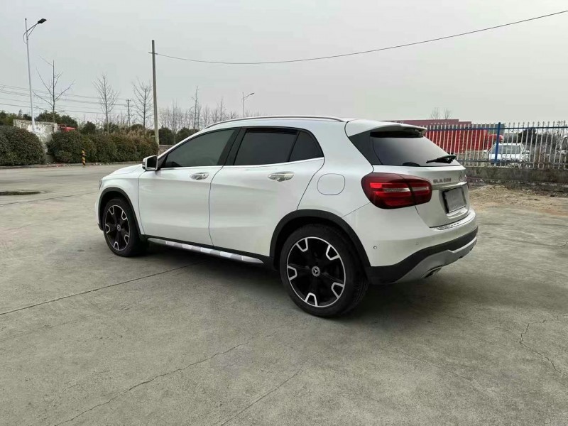 徐州18年奔驰GLA8