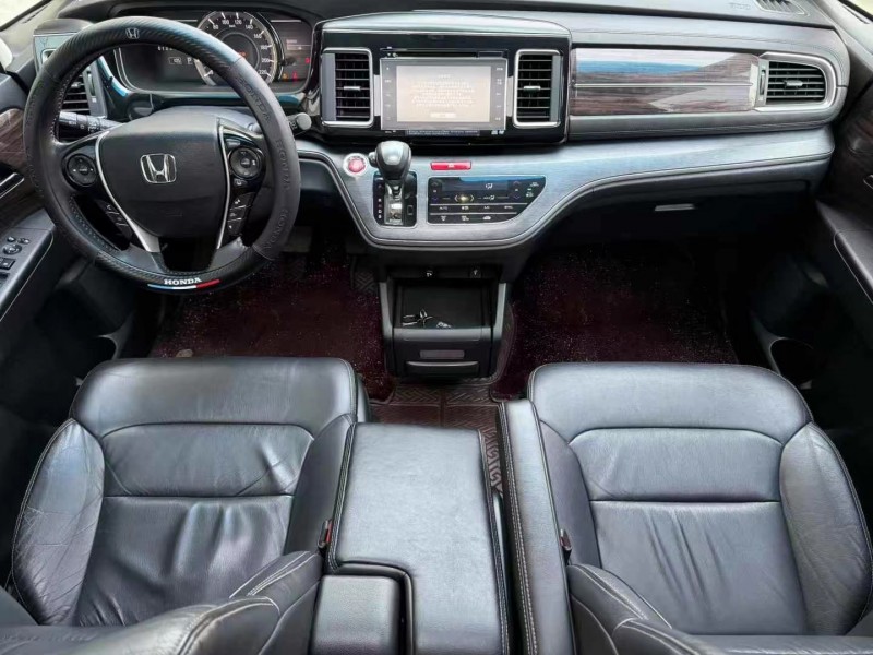 济宁16年本田艾力绅4