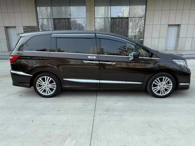 济宁16年本田艾力绅8